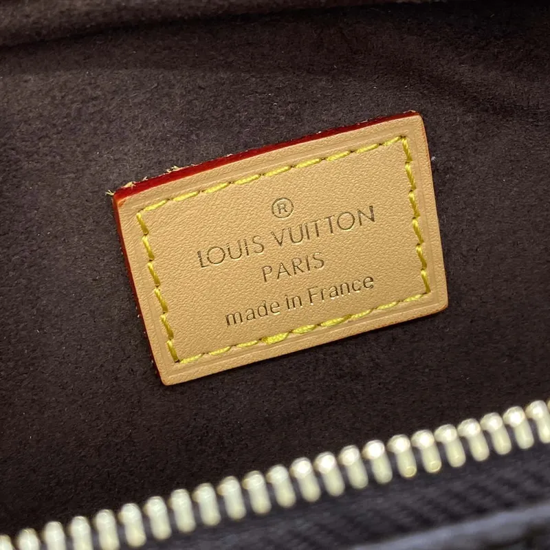 Louis Vuitton LV M82335 Mini Bumbag Monogram