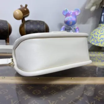 LV M22720 Louis Vuitton Hide and Seek Bag Quartz white