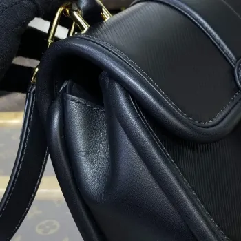 LV M22724 Louis Vuitton Hide and Seek Bag Black