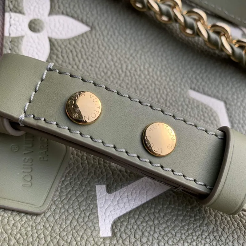 LV M80399 Louis Vuitton Multi Pochette Accessoires Bag Grass green