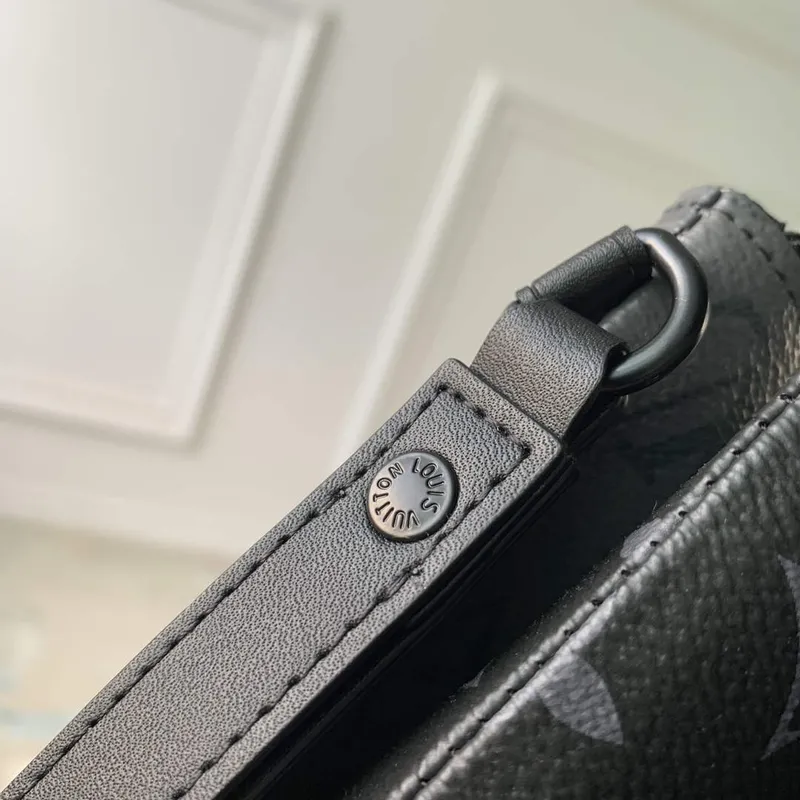 LV M82598 Louis Vuitton Pochette S Lock Black