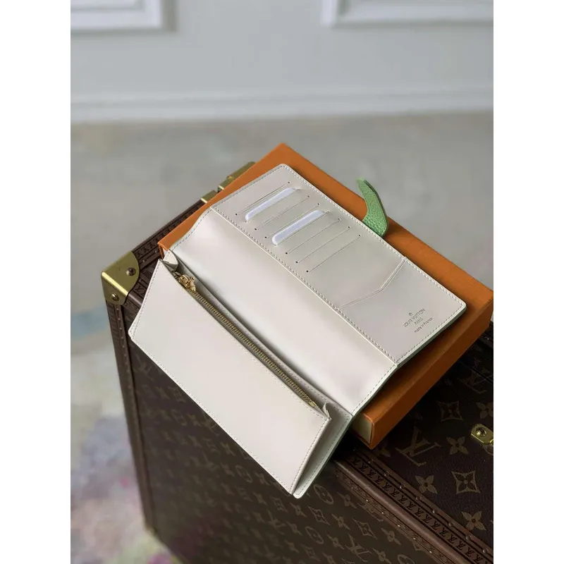 LV M82512 Louis Vuitton LV Vertical Wallet Vert Noto Green