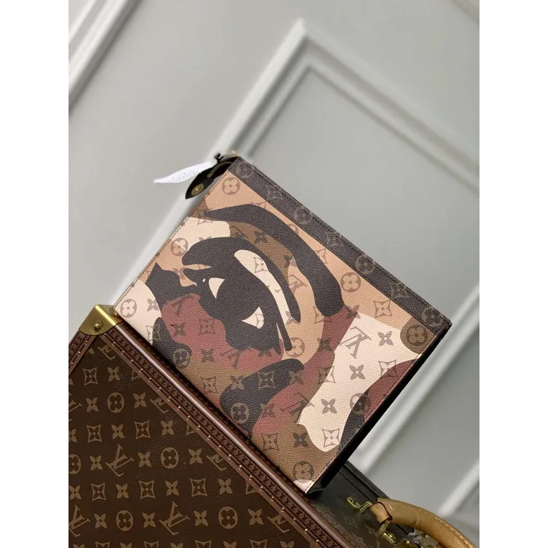 LV M82589 Louis Vuitton Pochette Voyage Brown