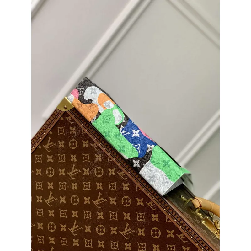 LV M82589 Louis Vuitton Pochette Voyage White