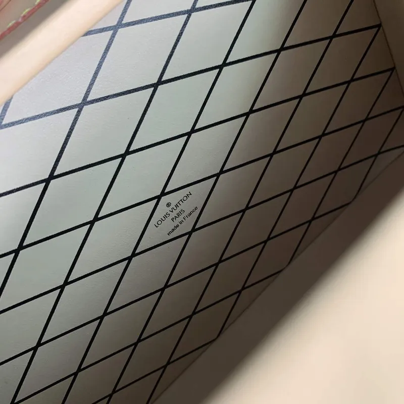 LV M22882 Louis Vuitton Petite Malle Handbag Beige