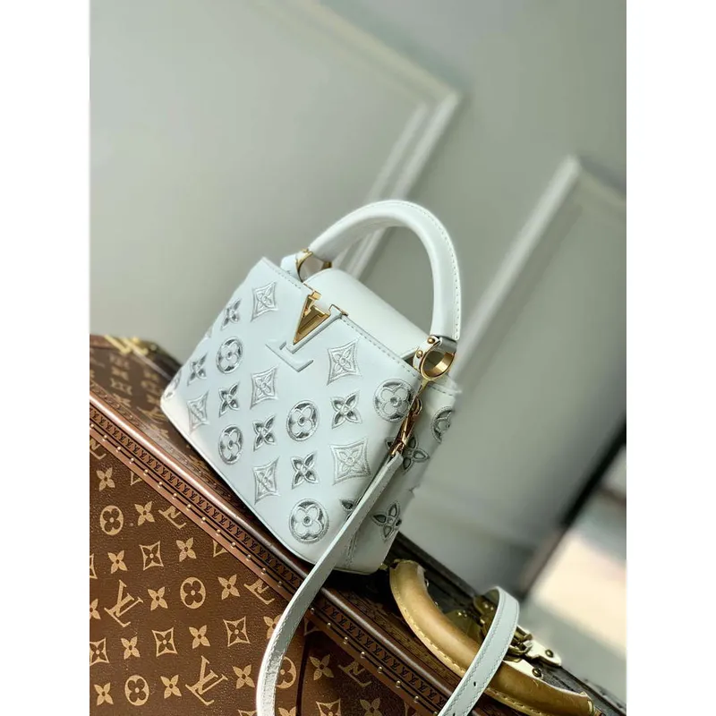 LV M22863 Louis Vuitton Capucines Mini Handbag White