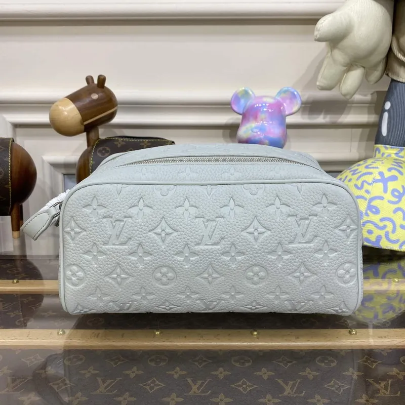 LV M82576 Louis Vuitton Dopp Kit Bag Off white