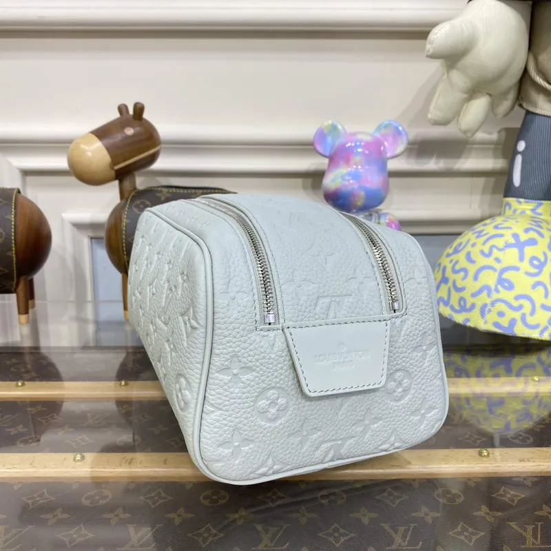 LV M82576 Louis Vuitton Dopp Kit Bag Off white