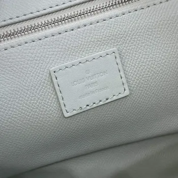 LV M82576 Louis Vuitton Dopp Kit Bag Off white