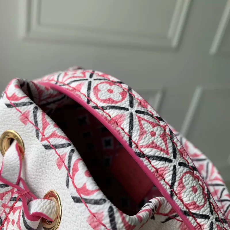 LV M82386 Louis Vuitton Nano Noé Bucket Bag Pink