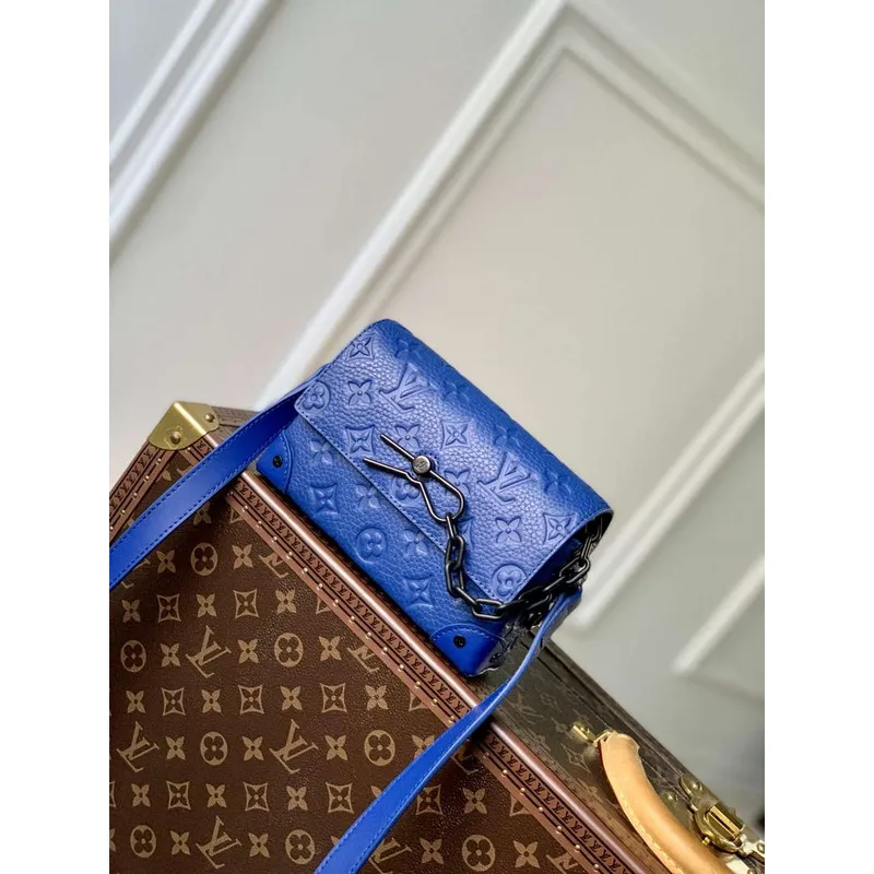 LV M82571 Louis Vuitton Steamer Wearable Wallet Racing Blue