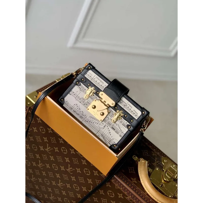 LV M22895 Louis Vuitton Petite Malle Handbag White/Black