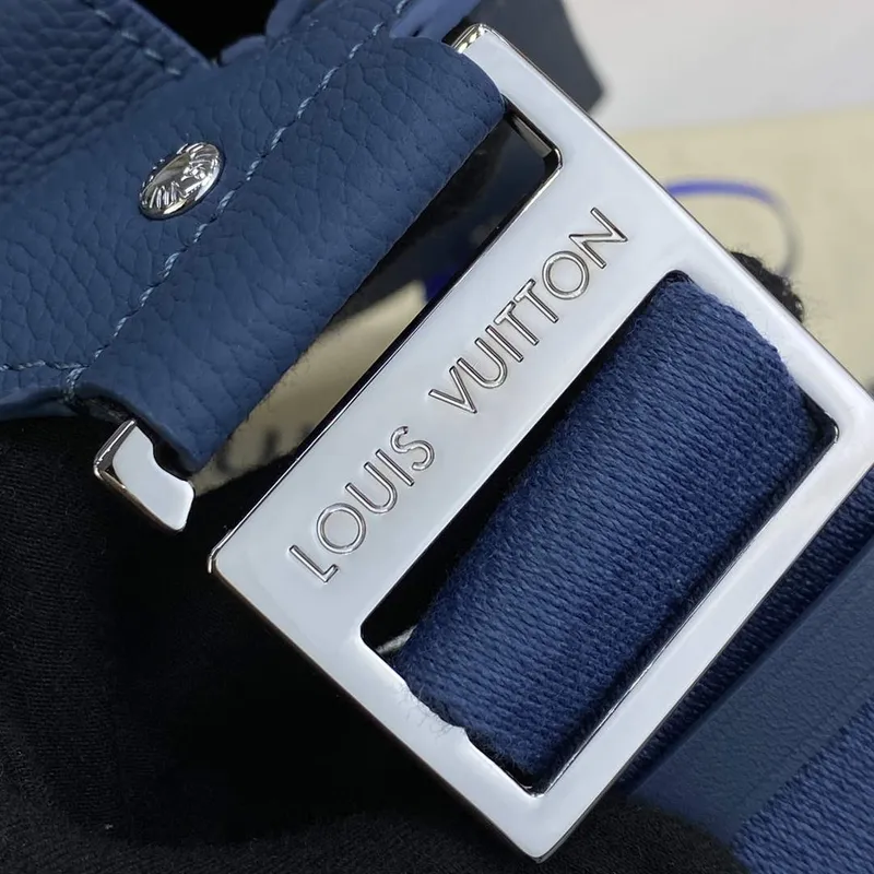 LV M57081 Louis Vuitton Takeoff Slingbag Navy blue
