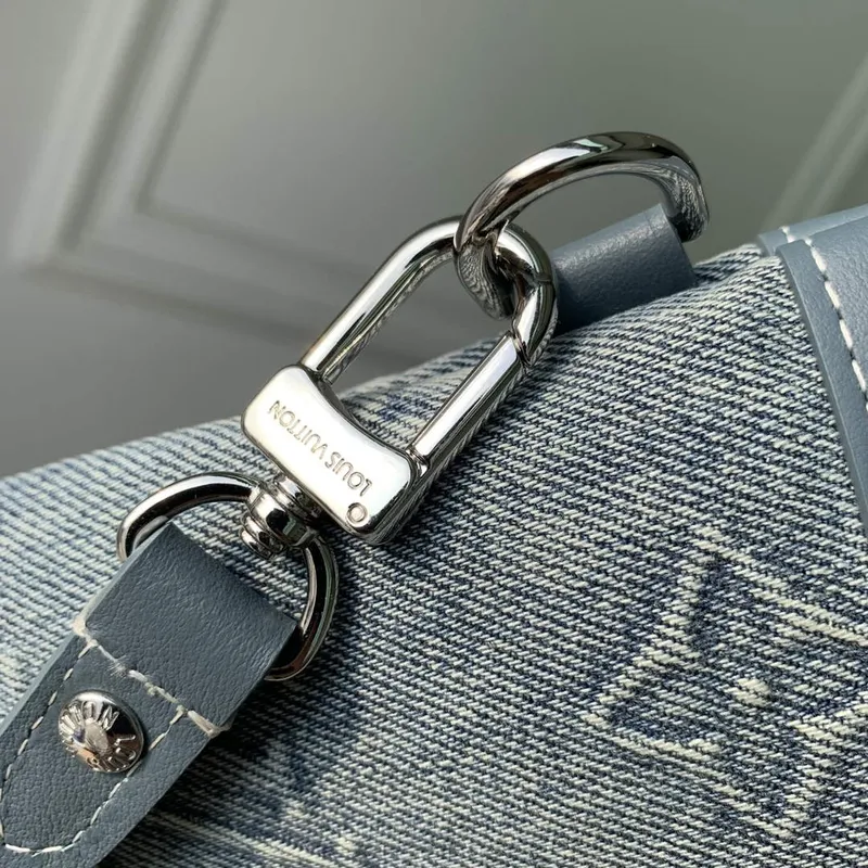 LV M82313 Louis Vuitton Pochette To Go Bag