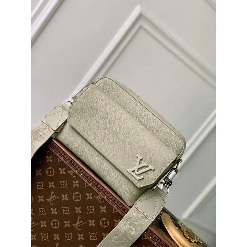 LV M22611 Louis Vuitton Fastline Messenger Gray