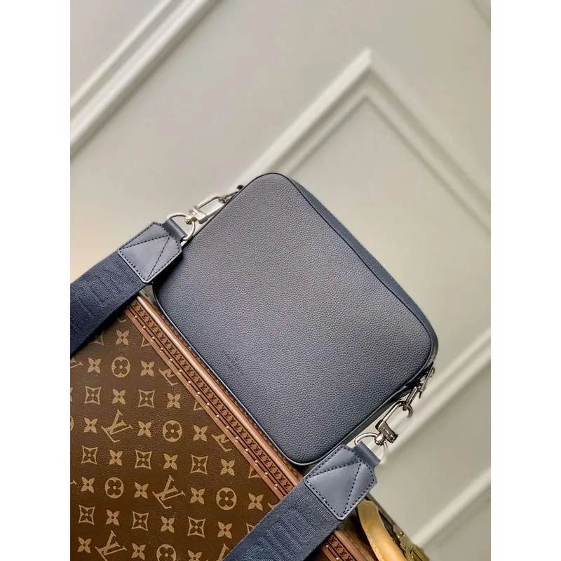 LV M22611 Louis Vuitton Fastline Messenger Navy Blue