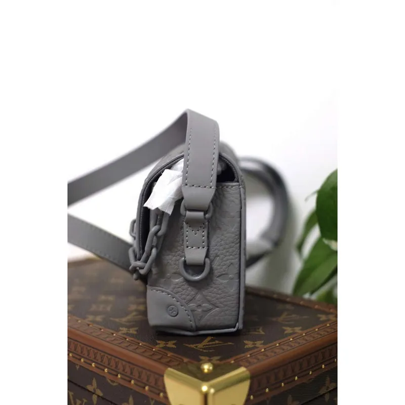 LV M81746 Louis Vuitton Steamer Wearable Wallet Gray leather
