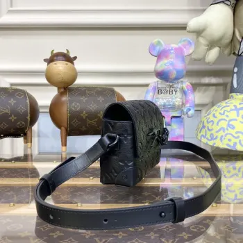 LV M81746 Louis Vuitton Steamer Wearable Wallet Black leather