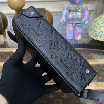 LV M81746 Louis Vuitton Steamer Wearable Wallet Black leather