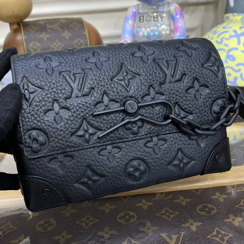 LV M81746 Louis Vuitton Steamer Wearable Wallet Black leather