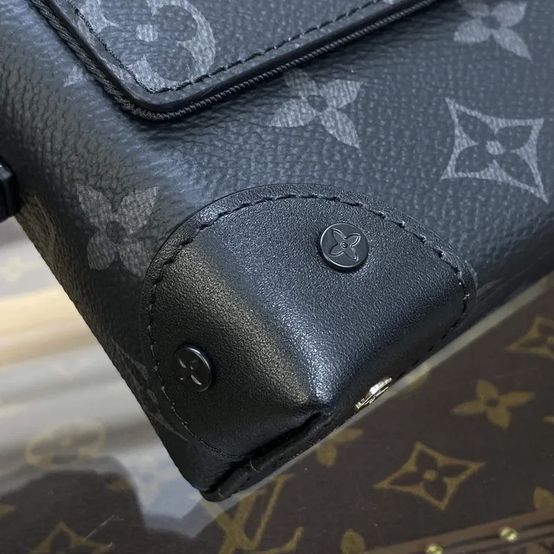 LV M81783 Louis Vuitton Steamer Wearable Wallet Black