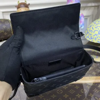 LV M81783 Louis Vuitton Steamer Wearable Wallet Black