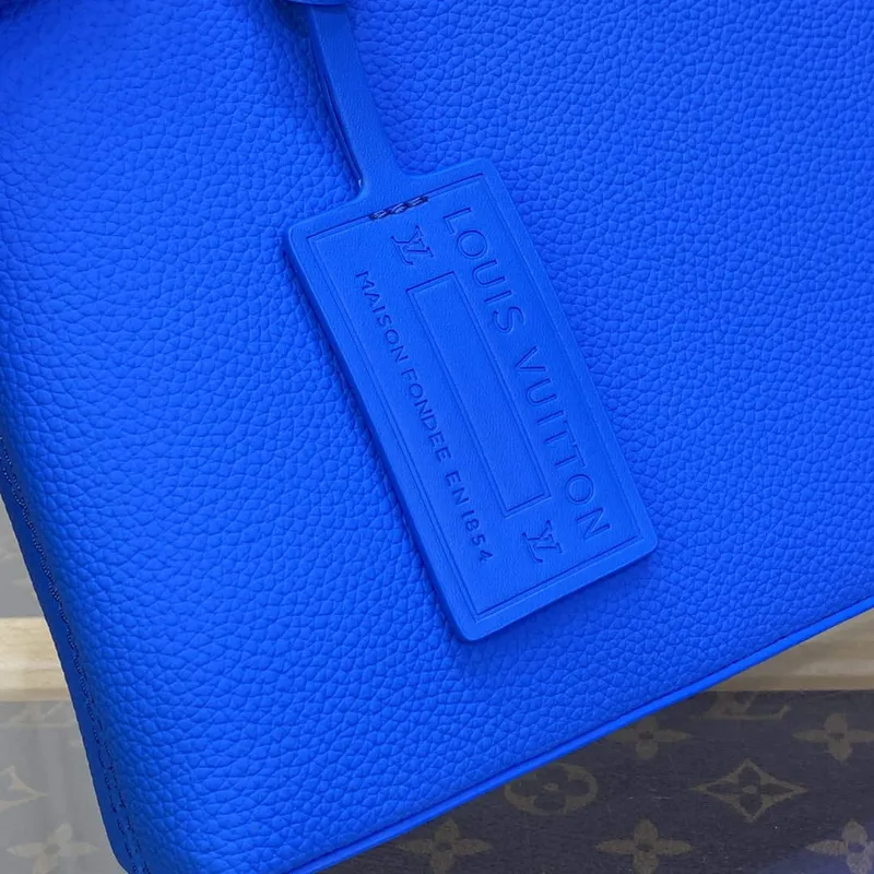 LV M69837 Louis Vuitton Takeoff Pouch Bag Dop blue