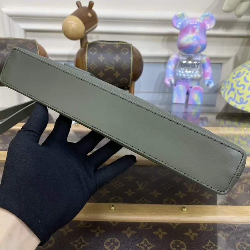 LV M69837 Louis Vuitton Takeoff Pouch Bag ArmyGreen