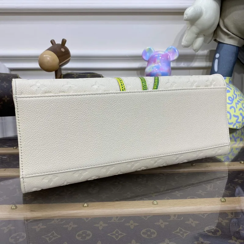 LV M46416 Louis Vuitton LV x YK OnTheGo MM Bag White