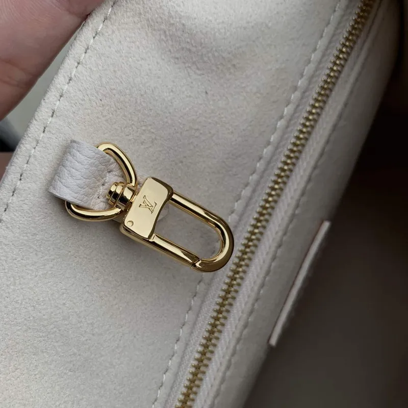 LV M46513 Louis Vuitton OnTheGo PM Bag