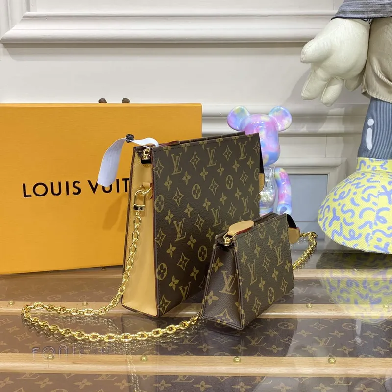 LV M81412 Louis Vuitton Toiletry Pouch On Chain
