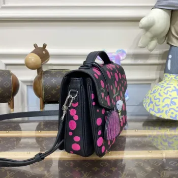 LV M46420 Louis Vuitton LV x YK Pochette Métis Black/Fuchsia
