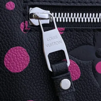 LV M46420 Louis Vuitton LV x YK Pochette Métis Black/Fuchsia