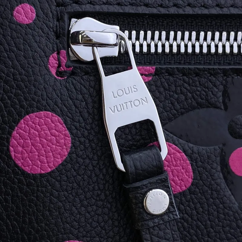 LV M46420 Louis Vuitton LV x YK Pochette Métis Black/Fuchsia