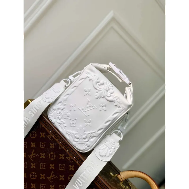 LV M21812 Louis Vuitton Cruiser Messenger Bag White