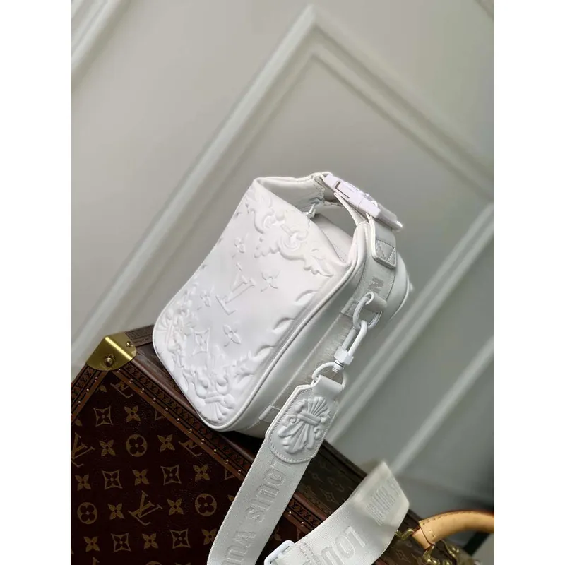 LV M21812 Louis Vuitton Cruiser Messenger Bag White