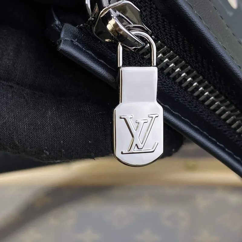 LV M81753 Louis Vuitton Gaston Wearable Wallet