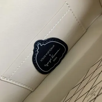 LV M21621 Louis Vuitton LV x YK Petite Malle Bag