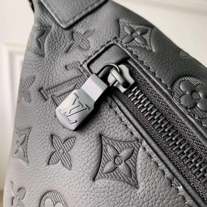 LV M46036 Louis Vuitton Discovery PM Bumbag Black