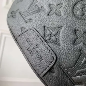 LV M46036 Louis Vuitton Discovery PM Bumbag Black