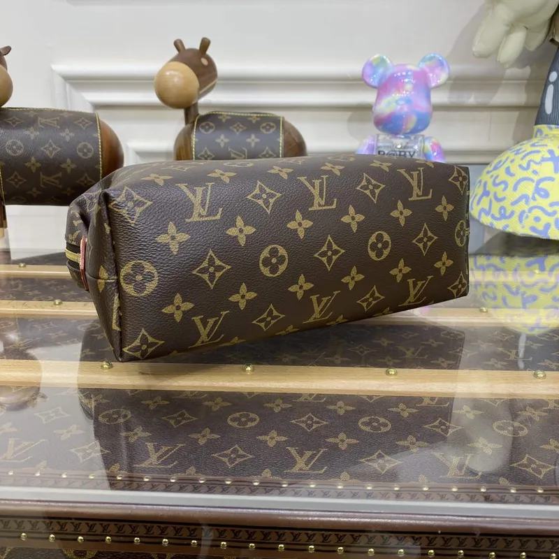 LV M46458 Louis Vuitton Cosmetic Pouch GM