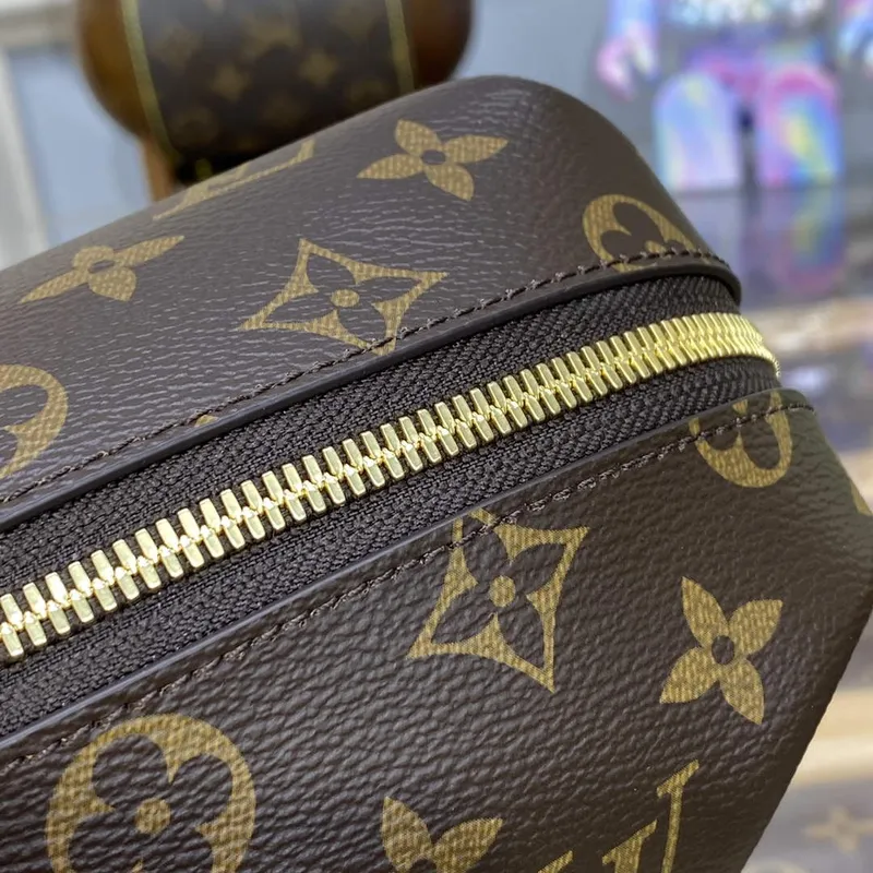 LV M46458 Louis Vuitton Cosmetic Pouch GM