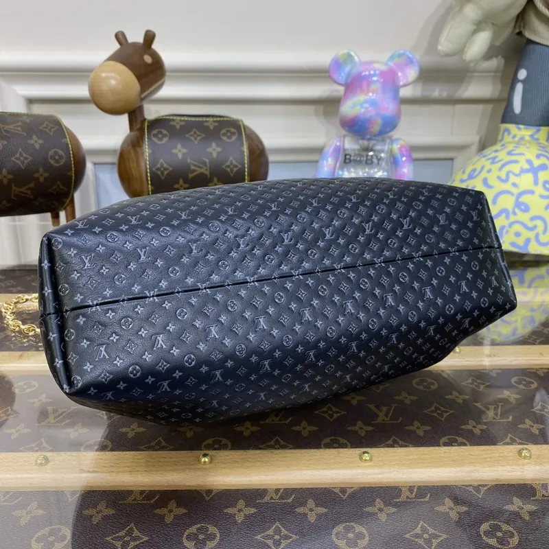 LV M22326 Louis Vuitton Monogram Clutch Black