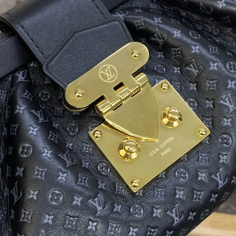 LV M22326 Louis Vuitton Monogram Clutch Black