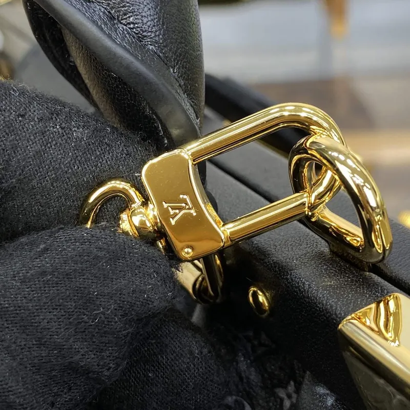 LV M22326 Louis Vuitton Monogram Clutch Black