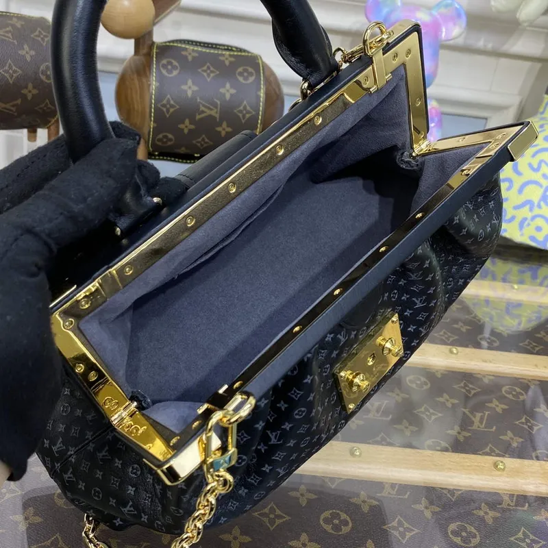 LV M22326 Louis Vuitton Monogram Clutch Black