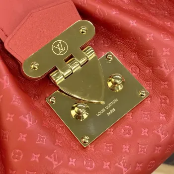 LV M22327 Louis Vuitton Monogram Clutch Red