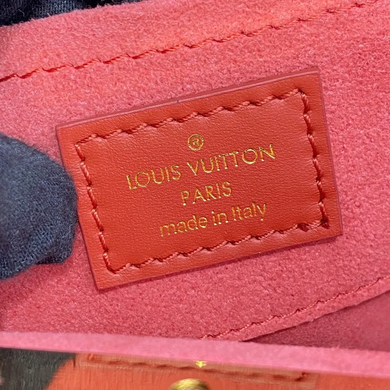 LV M22327 Louis Vuitton Monogram Clutch Red