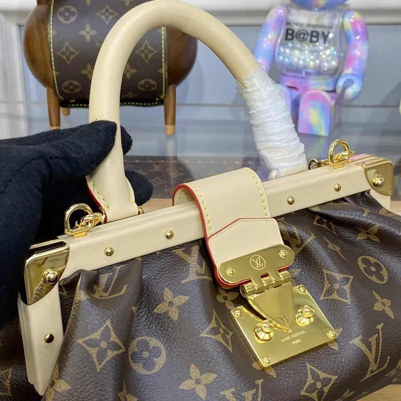 LV M46544 Louis Vuitton Monogram Clutch