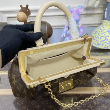 LV M46544 Louis Vuitton Monogram Clutch